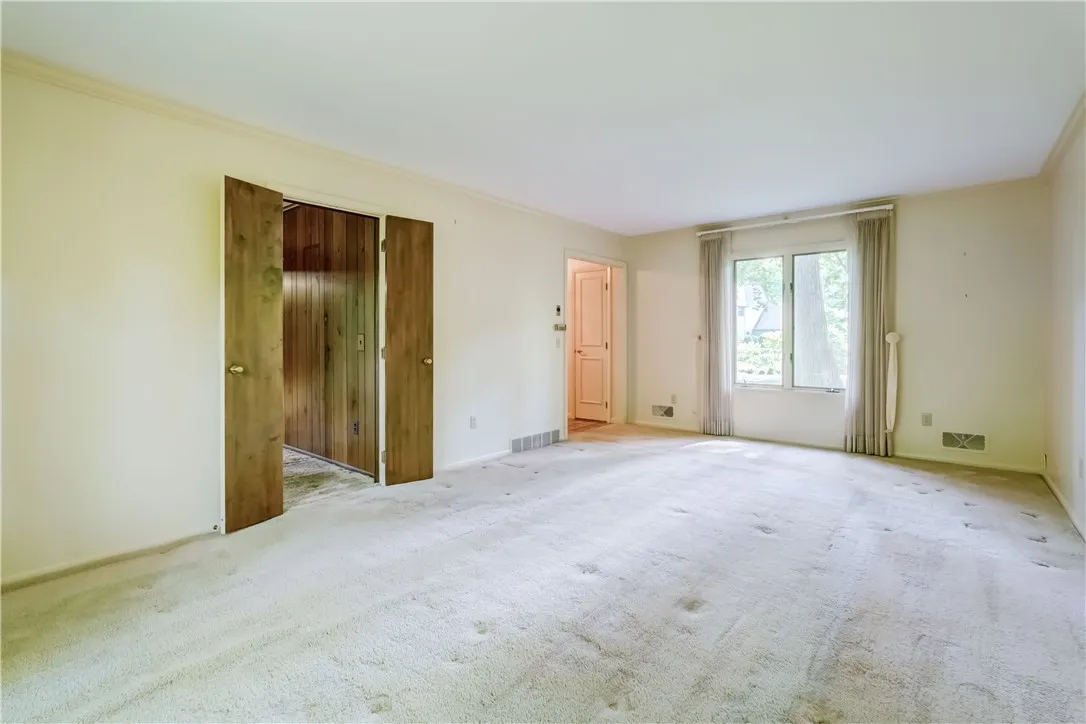120 Oak Lane, Brighton, New York 14610, Brighton, New York 14610, 4 Bedrooms Bedrooms, 10 Rooms Rooms,2 BathroomsBathrooms,Residential,For Sale,120 Oak Lane, Brighton, New York 14610,R1617308