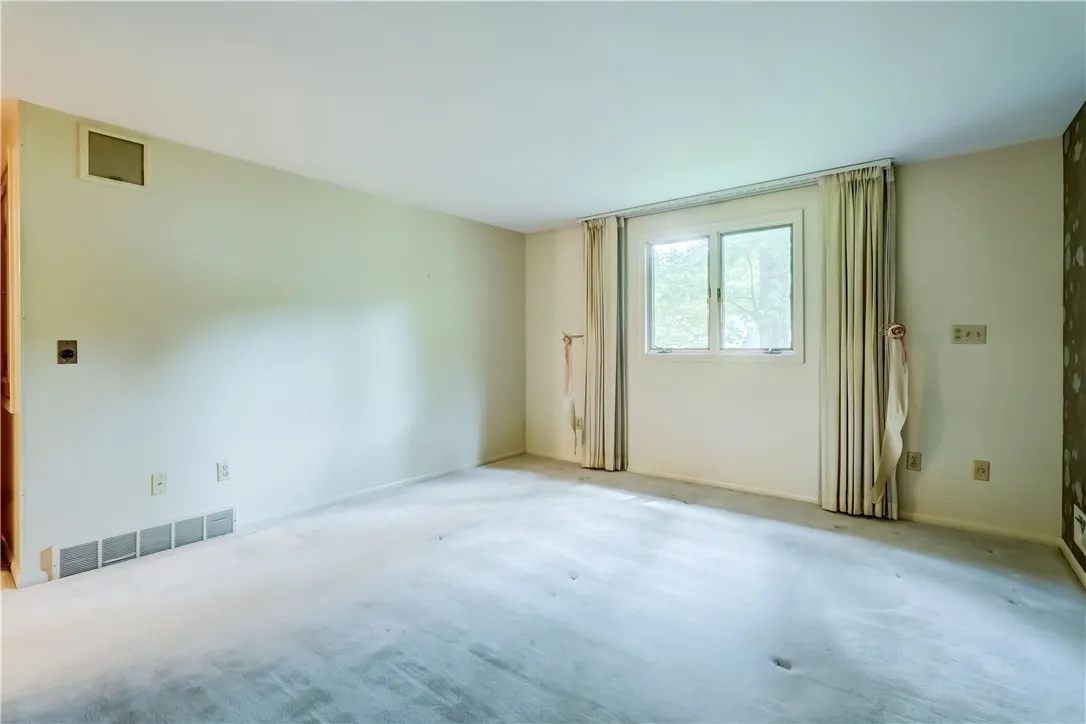 120 Oak Lane, Brighton, New York 14610, Brighton, New York 14610, 4 Bedrooms Bedrooms, 10 Rooms Rooms,2 BathroomsBathrooms,Residential,For Sale,120 Oak Lane, Brighton, New York 14610,R1617308
