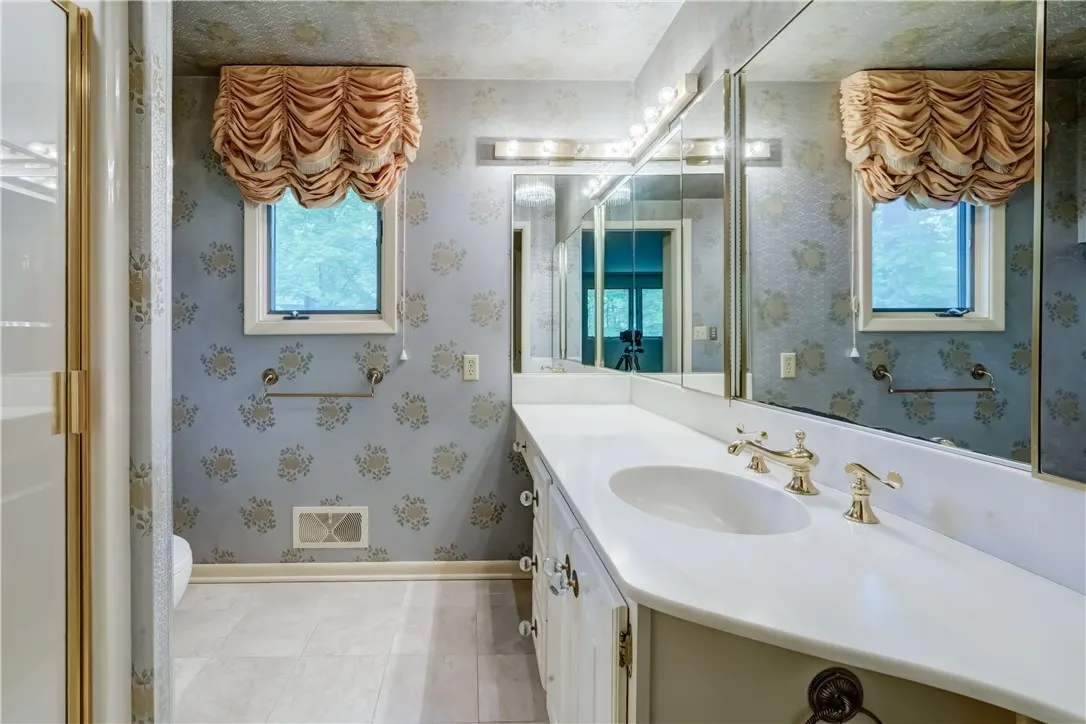 120 Oak Lane, Brighton, New York 14610, Brighton, New York 14610, 4 Bedrooms Bedrooms, 10 Rooms Rooms,2 BathroomsBathrooms,Residential,For Sale,120 Oak Lane, Brighton, New York 14610,R1617308
