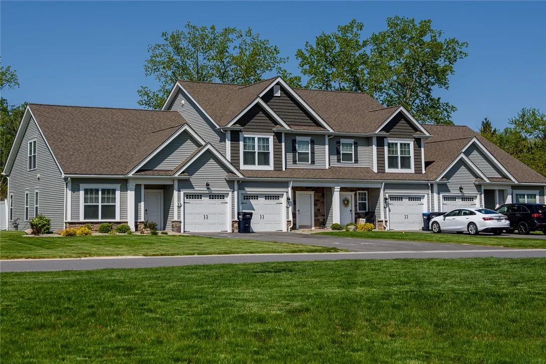 Typical 2-story tomehome exterior