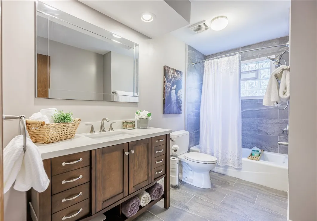 60 Tilstone Place, Brighton, New York 14618, Brighton, New York 14618, 6 Bedrooms Bedrooms, 11 Rooms Rooms,3 BathroomsBathrooms,Residential,For Sale,60 Tilstone Place, Brighton, New York 14618,R1622262