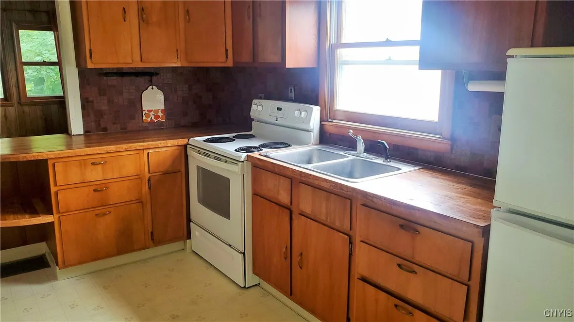60 Wheeler Avenue, Cortland, New York 13045, Cortland, New York 13045, 2 Bedrooms Bedrooms, 5 Rooms Rooms,1 BathroomBathrooms,Residential,For Sale,60 Wheeler Avenue, Cortland, New York 13045,S1622862