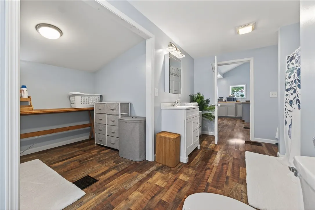 1005 State Route 14a, Benton, New York 14527, Benton, New York 14527, 3 Bedrooms Bedrooms, 8 Rooms Rooms,2 BathroomsBathrooms,Residential,For Sale,1005 State Route 14a, Benton, New York 14527,R1622827