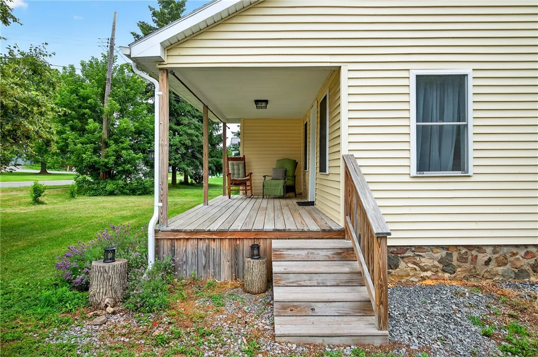 1005 State Route 14a, Benton, New York 14527, Benton, New York 14527, 3 Bedrooms Bedrooms, 8 Rooms Rooms,2 BathroomsBathrooms,Residential,For Sale,1005 State Route 14a, Benton, New York 14527,R1622827