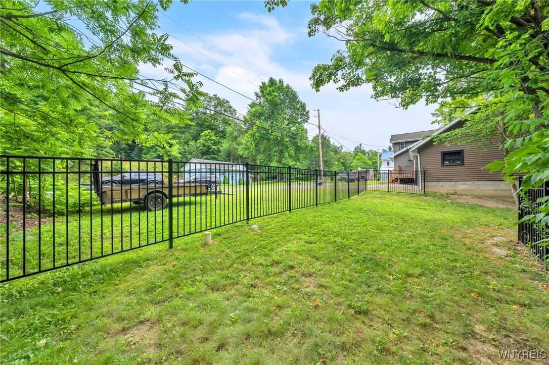 737 West Falls Road, Aurora, New York 14170, Aurora, New York 14170, 2 Bedrooms Bedrooms, 10 Rooms Rooms,2 BathroomsBathrooms,Residential,For Sale,737 West Falls Road, Aurora, New York 14170,B1621624