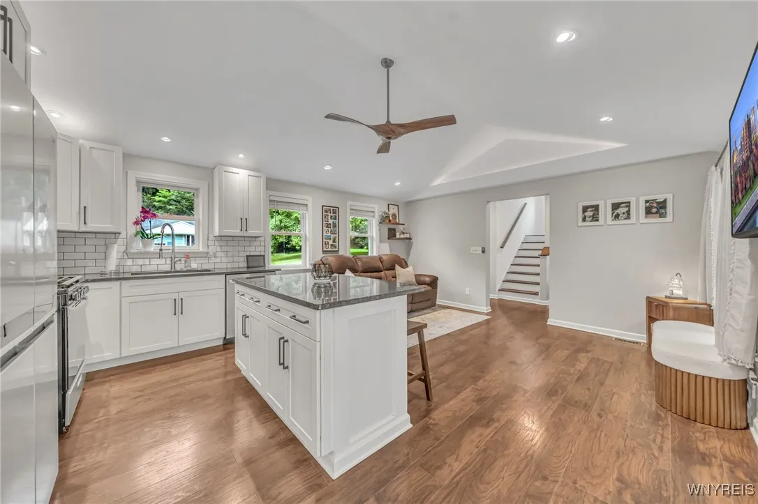 737 West Falls Road, Aurora, New York 14170, Aurora, New York 14170, 2 Bedrooms Bedrooms, 10 Rooms Rooms,2 BathroomsBathrooms,Residential,For Sale,737 West Falls Road, Aurora, New York 14170,B1621624