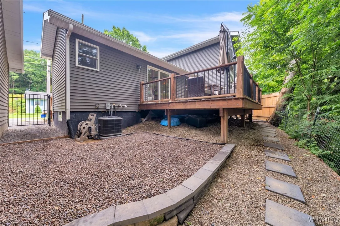 737 West Falls Road, Aurora, New York 14170, Aurora, New York 14170, 2 Bedrooms Bedrooms, 10 Rooms Rooms,2 BathroomsBathrooms,Residential,For Sale,737 West Falls Road, Aurora, New York 14170,B1621624
