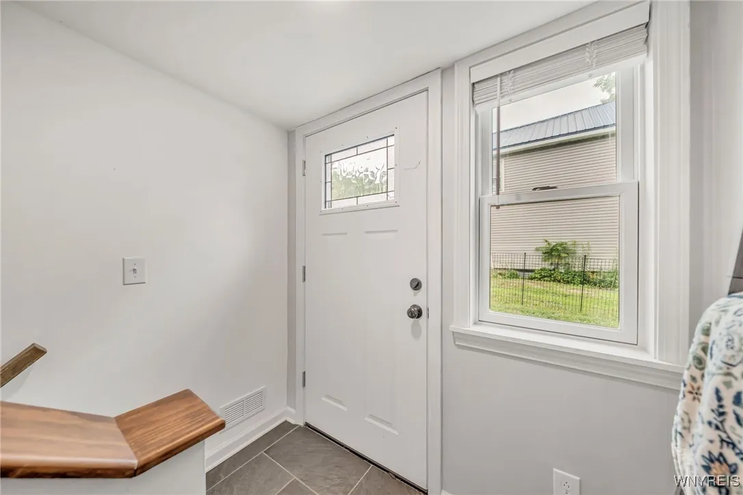 737 West Falls Road, Aurora, New York 14170, Aurora, New York 14170, 2 Bedrooms Bedrooms, 10 Rooms Rooms,2 BathroomsBathrooms,Residential,For Sale,737 West Falls Road, Aurora, New York 14170,B1621624