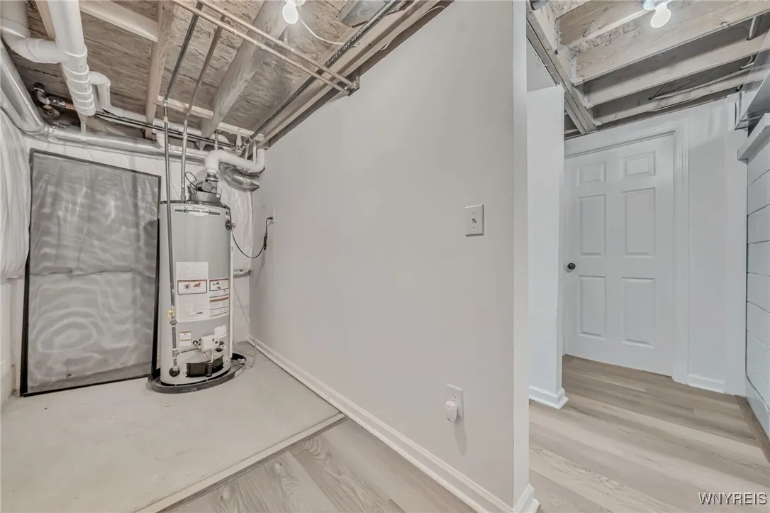 737 West Falls Road, Aurora, New York 14170, Aurora, New York 14170, 2 Bedrooms Bedrooms, 10 Rooms Rooms,2 BathroomsBathrooms,Residential,For Sale,737 West Falls Road, Aurora, New York 14170,B1621624