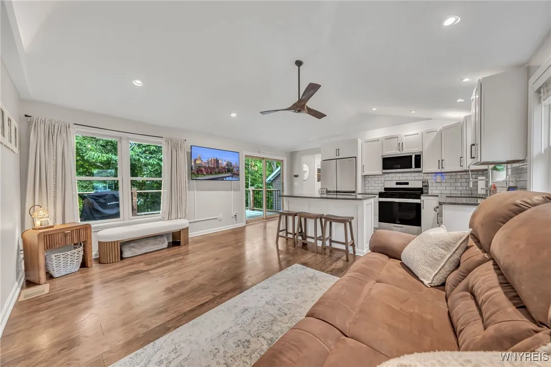 737 West Falls Road, Aurora, New York 14170, Aurora, New York 14170, 2 Bedrooms Bedrooms, 10 Rooms Rooms,2 BathroomsBathrooms,Residential,For Sale,737 West Falls Road, Aurora, New York 14170,B1621624