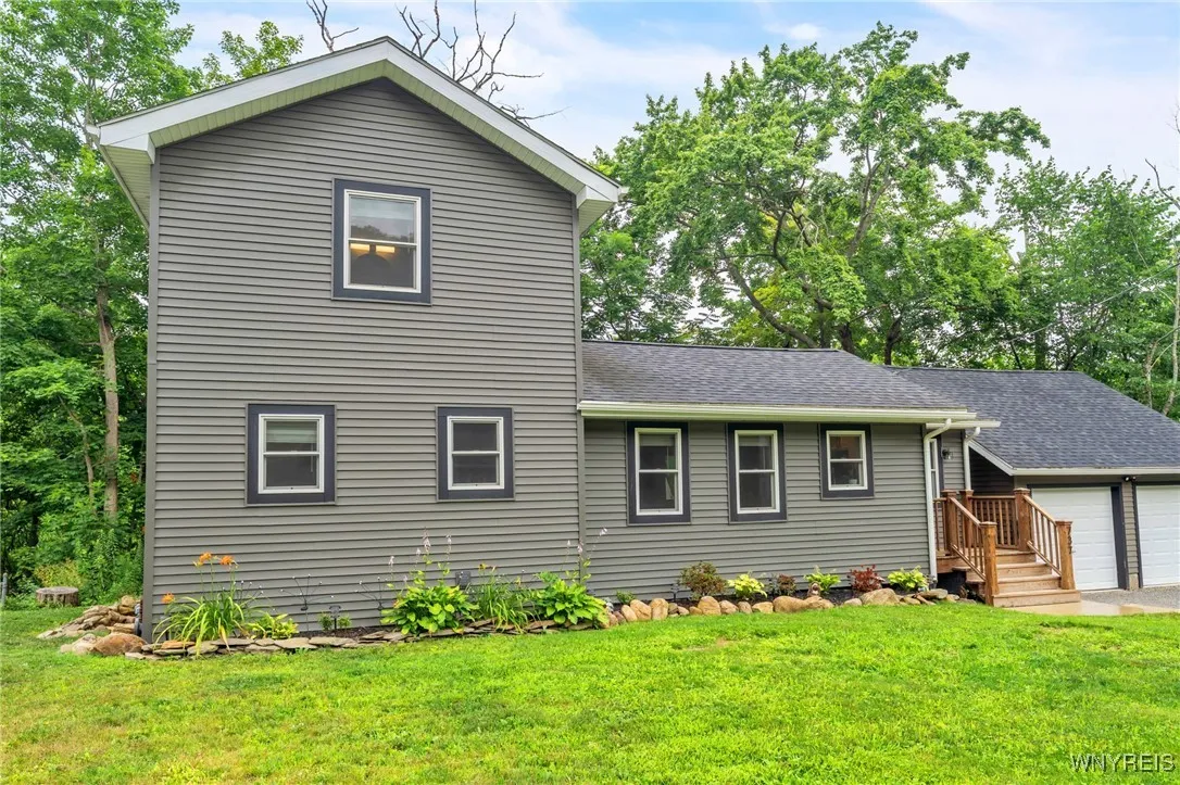 737 West Falls Road, Aurora, New York 14170, Aurora, New York 14170, 2 Bedrooms Bedrooms, 10 Rooms Rooms,2 BathroomsBathrooms,Residential,For Sale,737 West Falls Road, Aurora, New York 14170,B1621624