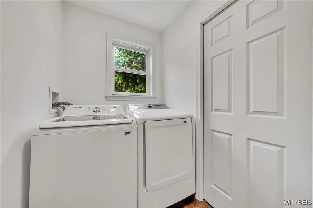 737 West Falls Road, Aurora, New York 14170, Aurora, New York 14170, 2 Bedrooms Bedrooms, 10 Rooms Rooms,2 BathroomsBathrooms,Residential,For Sale,737 West Falls Road, Aurora, New York 14170,B1621624
