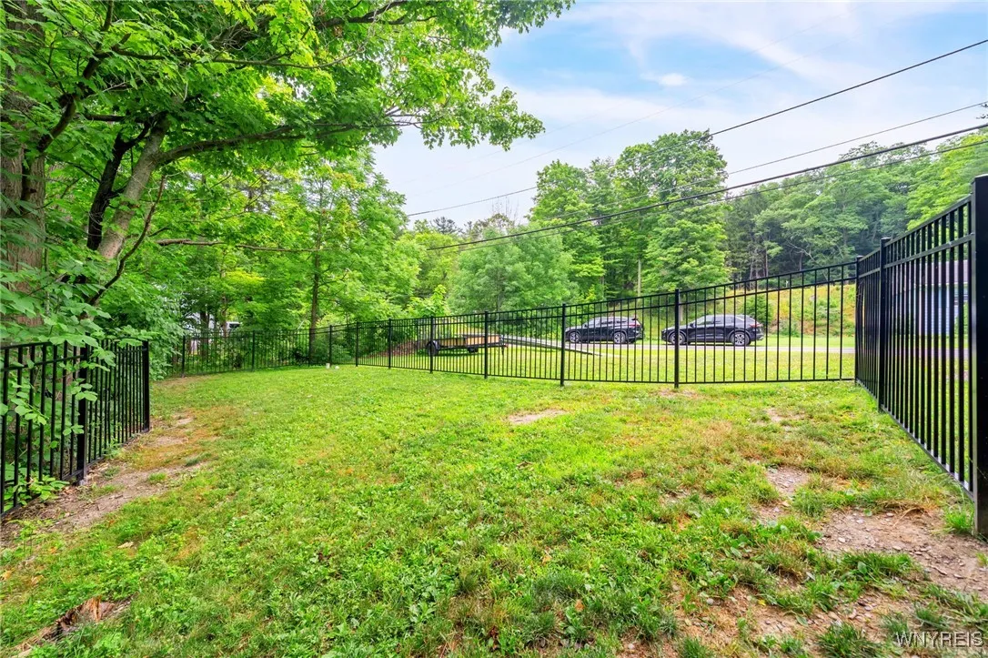 737 West Falls Road, Aurora, New York 14170, Aurora, New York 14170, 2 Bedrooms Bedrooms, 10 Rooms Rooms,2 BathroomsBathrooms,Residential,For Sale,737 West Falls Road, Aurora, New York 14170,B1621624
