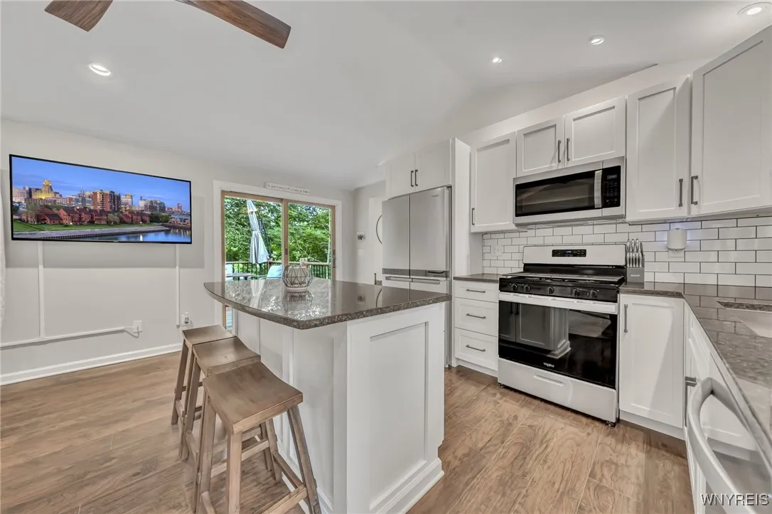 737 West Falls Road, Aurora, New York 14170, Aurora, New York 14170, 2 Bedrooms Bedrooms, 10 Rooms Rooms,2 BathroomsBathrooms,Residential,For Sale,737 West Falls Road, Aurora, New York 14170,B1621624