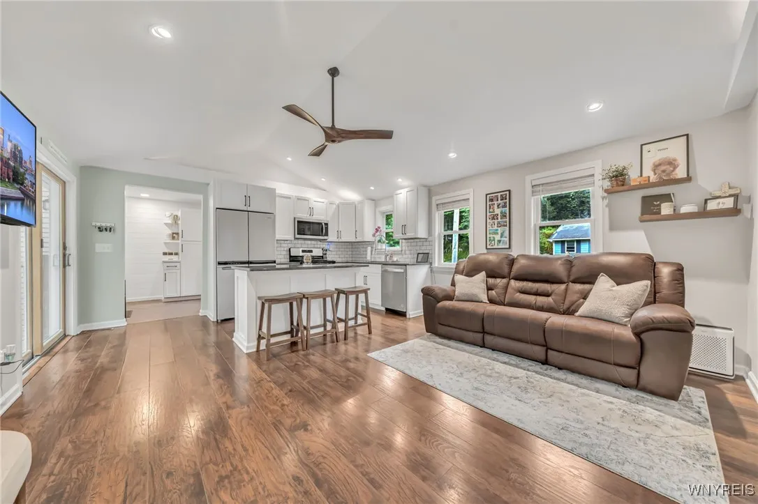 737 West Falls Road, Aurora, New York 14170, Aurora, New York 14170, 2 Bedrooms Bedrooms, 10 Rooms Rooms,2 BathroomsBathrooms,Residential,For Sale,737 West Falls Road, Aurora, New York 14170,B1621624