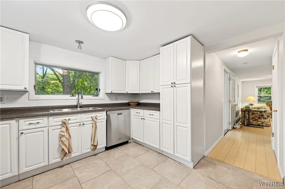 7017 Quaker, Orchard Park, New York 14127, Orchard Park, New York 14127, 2 Bedrooms Bedrooms, 7 Rooms Rooms,1 BathroomBathrooms,Residential,For Sale,7017 Quaker, Orchard Park, New York 14127,B1622558
