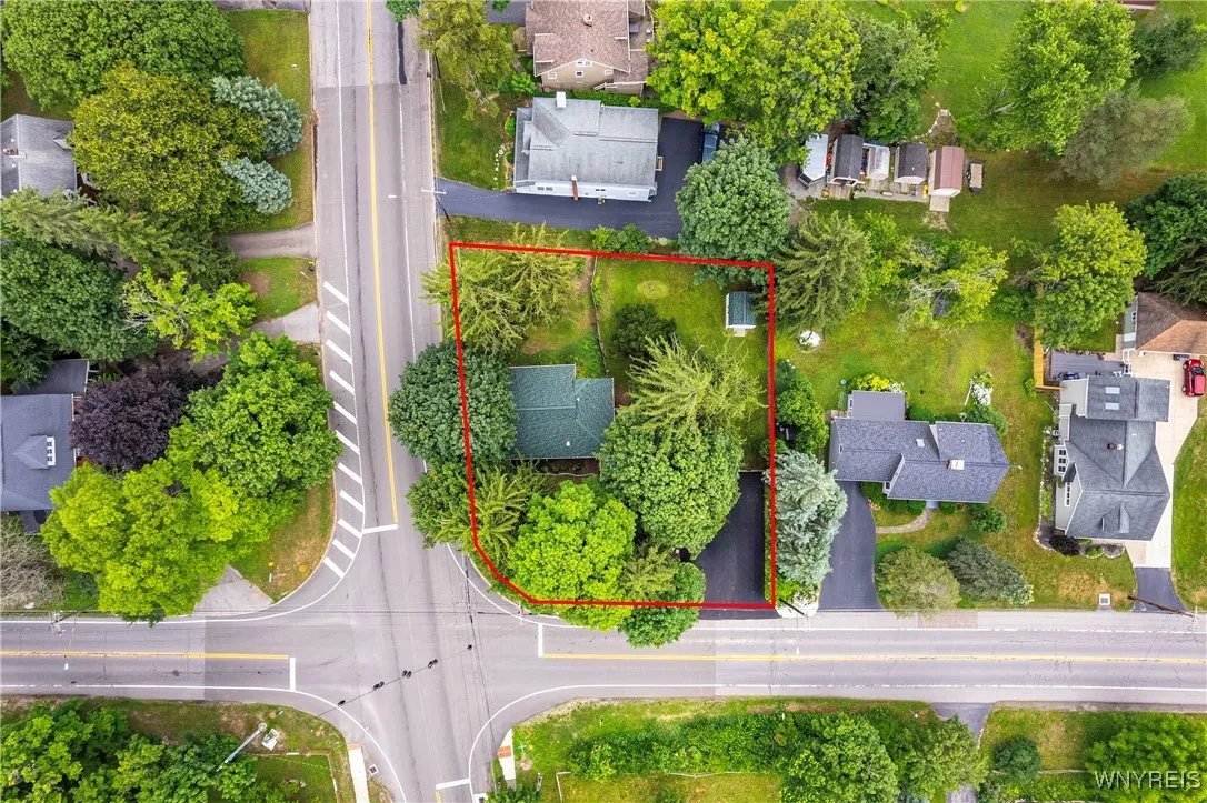 7017 Quaker, Orchard Park, New York 14127, Orchard Park, New York 14127, 2 Bedrooms Bedrooms, 7 Rooms Rooms,1 BathroomBathrooms,Residential,For Sale,7017 Quaker, Orchard Park, New York 14127,B1622558