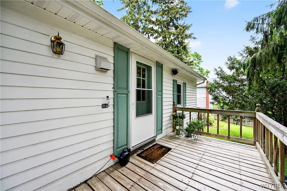 7017 Quaker, Orchard Park, New York 14127, Orchard Park, New York 14127, 2 Bedrooms Bedrooms, 7 Rooms Rooms,1 BathroomBathrooms,Residential,For Sale,7017 Quaker, Orchard Park, New York 14127,B1622558