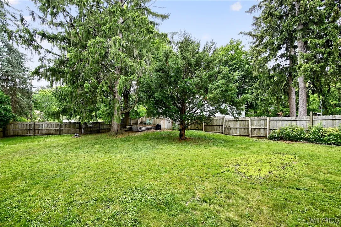 7017 Quaker, Orchard Park, New York 14127, Orchard Park, New York 14127, 2 Bedrooms Bedrooms, 7 Rooms Rooms,1 BathroomBathrooms,Residential,For Sale,7017 Quaker, Orchard Park, New York 14127,B1622558