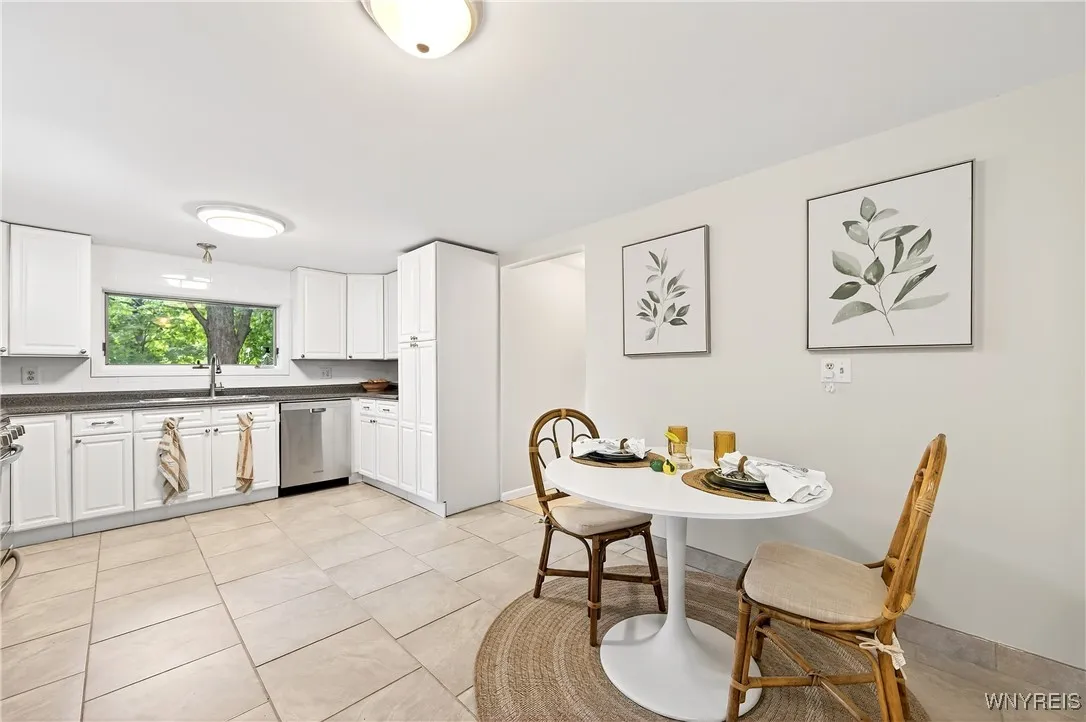 7017 Quaker, Orchard Park, New York 14127, Orchard Park, New York 14127, 2 Bedrooms Bedrooms, 7 Rooms Rooms,1 BathroomBathrooms,Residential,For Sale,7017 Quaker, Orchard Park, New York 14127,B1622558