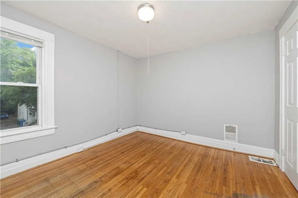 174 Barton Street, Rochester, New York 14611, Rochester, New York 14611, 4 Bedrooms Bedrooms, 10 Rooms Rooms,2 BathroomsBathrooms,Residential,For Sale,174 Barton Street, Rochester, New York 14611,R1622582