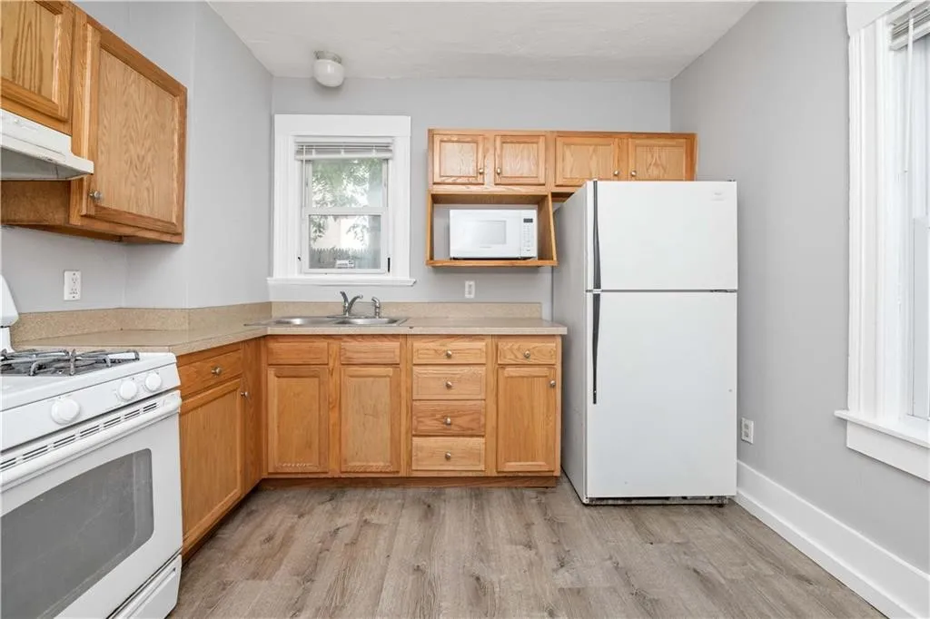 174 Barton Street, Rochester, New York 14611, Rochester, New York 14611, 4 Bedrooms Bedrooms, 10 Rooms Rooms,2 BathroomsBathrooms,Residential,For Sale,174 Barton Street, Rochester, New York 14611,R1622582