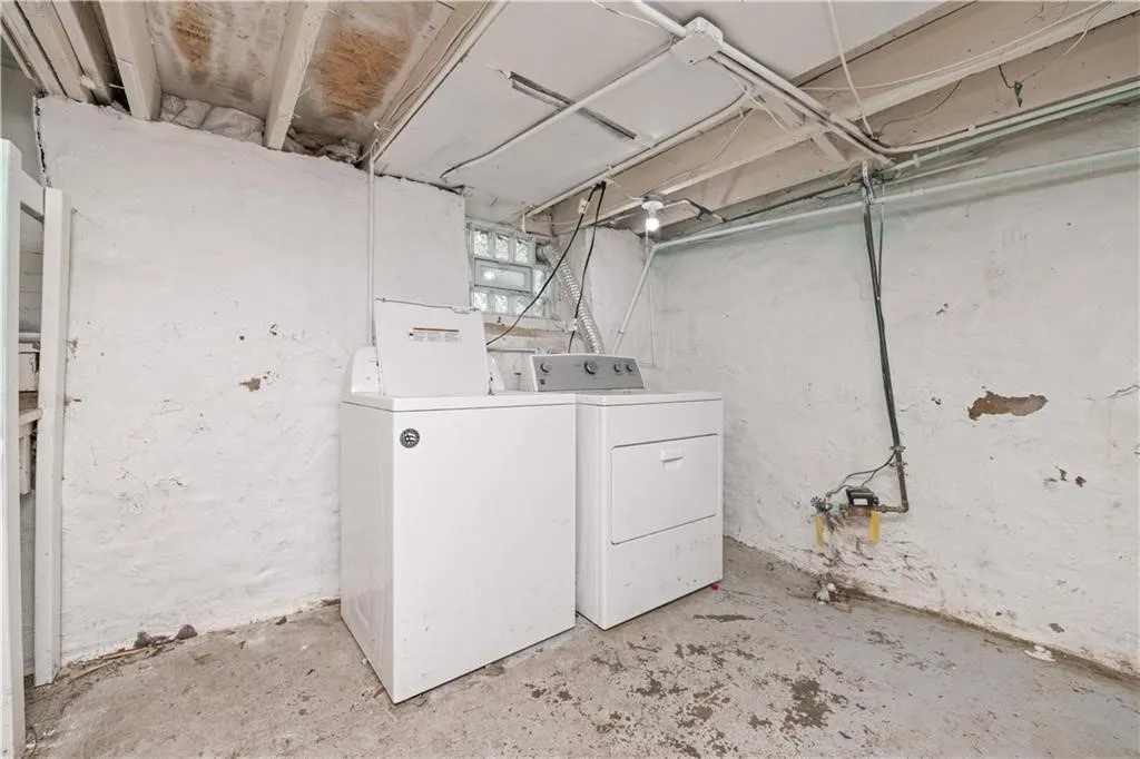 174 Barton Street, Rochester, New York 14611, Rochester, New York 14611, 4 Bedrooms Bedrooms, 10 Rooms Rooms,2 BathroomsBathrooms,Residential,For Sale,174 Barton Street, Rochester, New York 14611,R1622582