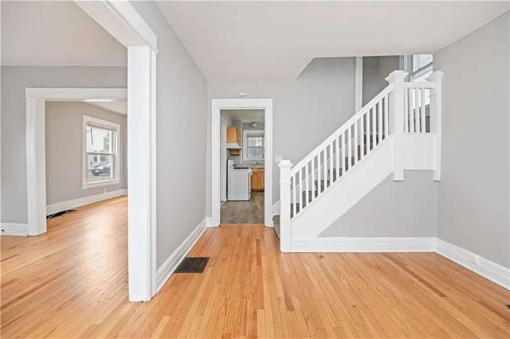 174 Barton Street, Rochester, New York 14611, Rochester, New York 14611, 4 Bedrooms Bedrooms, 10 Rooms Rooms,2 BathroomsBathrooms,Residential,For Sale,174 Barton Street, Rochester, New York 14611,R1622582