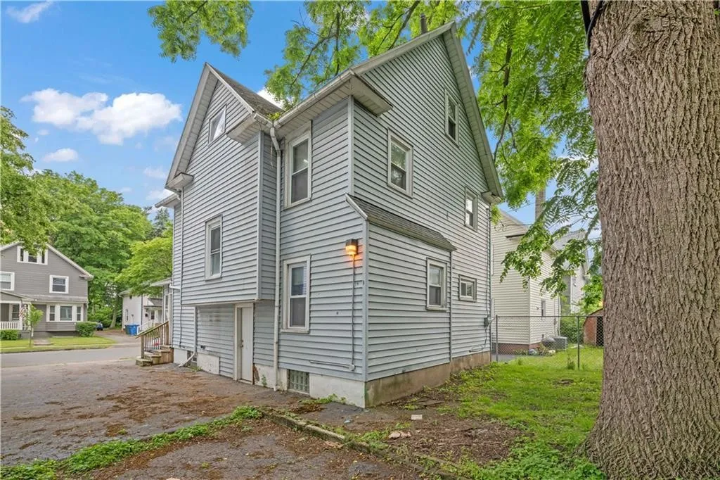 174 Barton Street, Rochester, New York 14611, Rochester, New York 14611, 4 Bedrooms Bedrooms, 10 Rooms Rooms,2 BathroomsBathrooms,Residential,For Sale,174 Barton Street, Rochester, New York 14611,R1622582