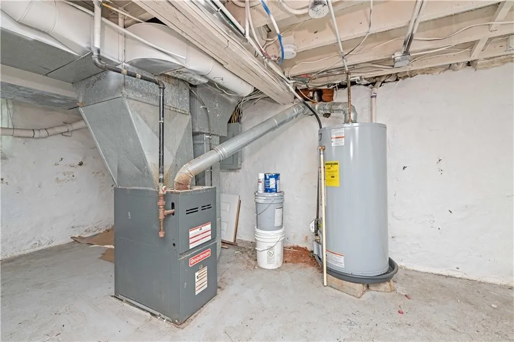 174 Barton Street, Rochester, New York 14611, Rochester, New York 14611, 4 Bedrooms Bedrooms, 10 Rooms Rooms,2 BathroomsBathrooms,Residential,For Sale,174 Barton Street, Rochester, New York 14611,R1622582