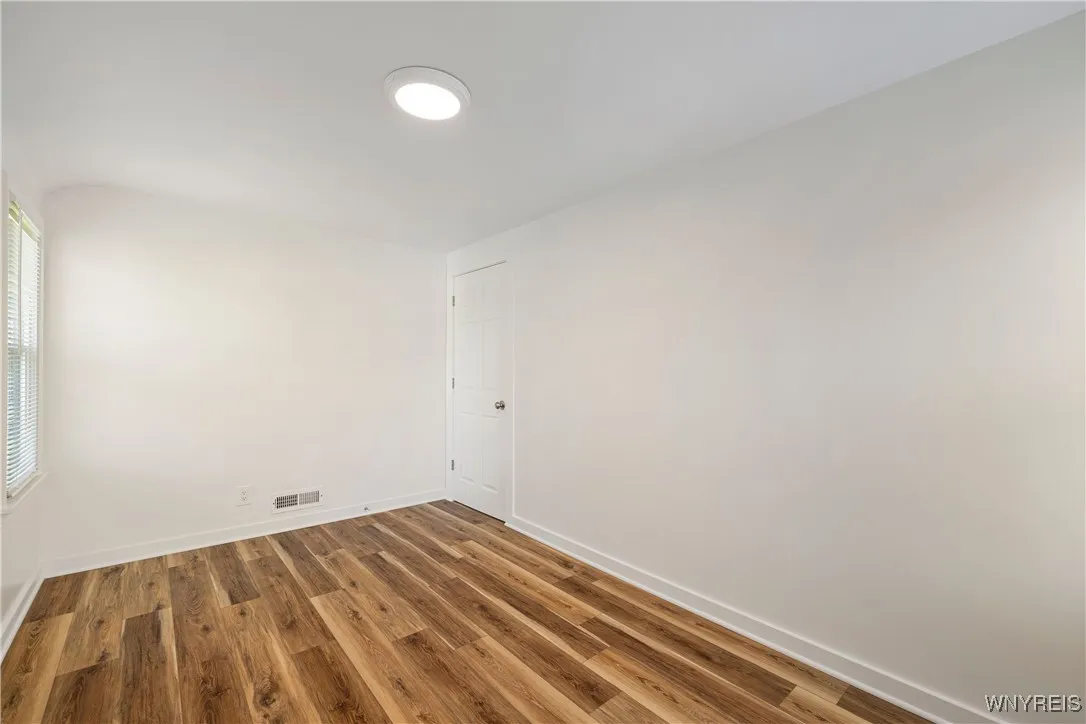 665 76th Street, Niagara Falls, New York 14304, Niagara Falls, New York 14304, 2 Bedrooms Bedrooms, 3 Rooms Rooms,1 BathroomBathrooms,Residential,For Sale,665 76th Street, Niagara Falls, New York 14304,B1622805