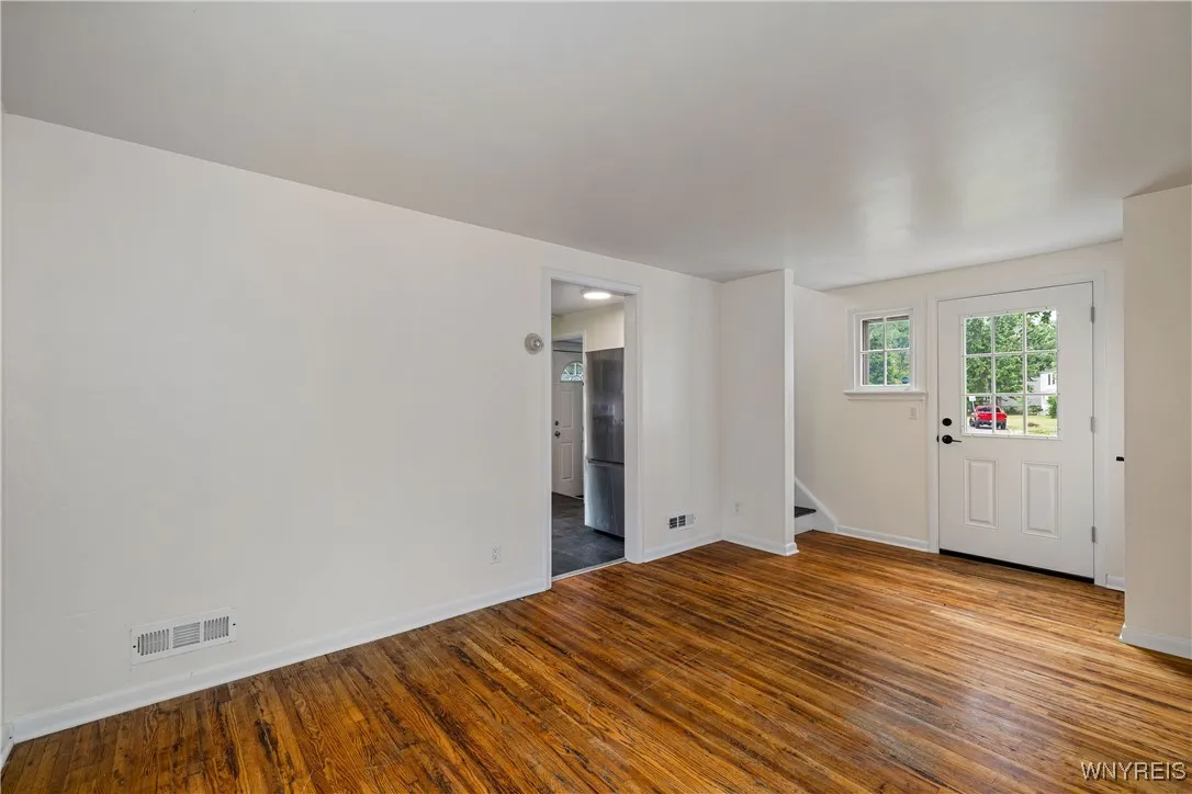 665 76th Street, Niagara Falls, New York 14304, Niagara Falls, New York 14304, 2 Bedrooms Bedrooms, 3 Rooms Rooms,1 BathroomBathrooms,Residential,For Sale,665 76th Street, Niagara Falls, New York 14304,B1622805