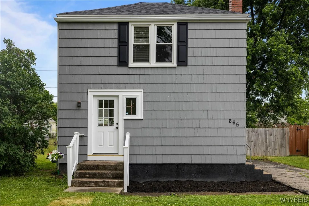 665 76th Street, Niagara Falls, New York 14304, Niagara Falls, New York 14304, 2 Bedrooms Bedrooms, 3 Rooms Rooms,1 BathroomBathrooms,Residential,For Sale,665 76th Street, Niagara Falls, New York 14304,B1622805