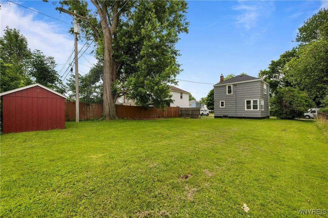 665 76th Street, Niagara Falls, New York 14304, Niagara Falls, New York 14304, 2 Bedrooms Bedrooms, 3 Rooms Rooms,1 BathroomBathrooms,Residential,For Sale,665 76th Street, Niagara Falls, New York 14304,B1622805