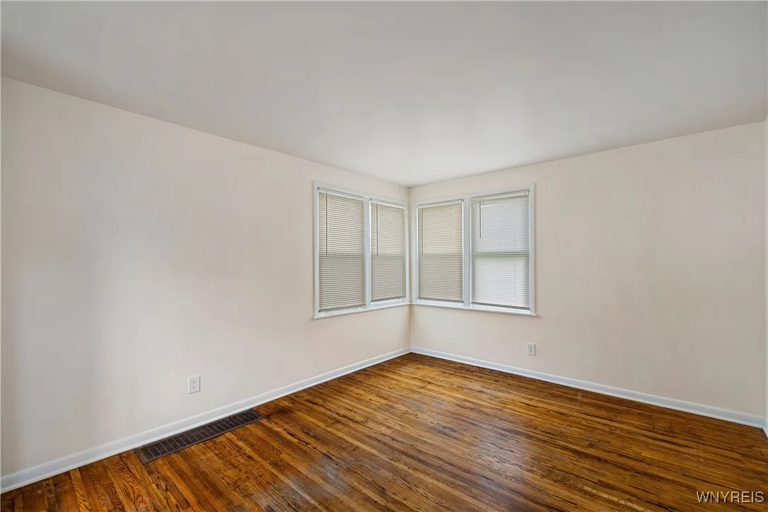 665 76th Street, Niagara Falls, New York 14304, Niagara Falls, New York 14304, 2 Bedrooms Bedrooms, 3 Rooms Rooms,1 BathroomBathrooms,Residential,For Sale,665 76th Street, Niagara Falls, New York 14304,B1622805