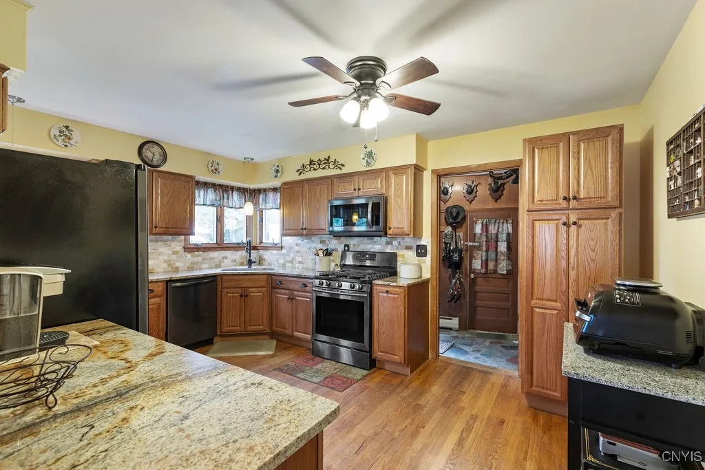 3134 Main Street, Mexico, New York 13114, Mexico, New York 13114, 3 Bedrooms Bedrooms, 7 Rooms Rooms,1 BathroomBathrooms,Residential,For Sale,3134 Main Street, Mexico, New York 13114,S1620675