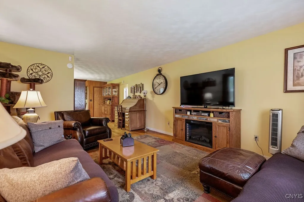 3134 Main Street, Mexico, New York 13114, Mexico, New York 13114, 3 Bedrooms Bedrooms, 7 Rooms Rooms,1 BathroomBathrooms,Residential,For Sale,3134 Main Street, Mexico, New York 13114,S1620675