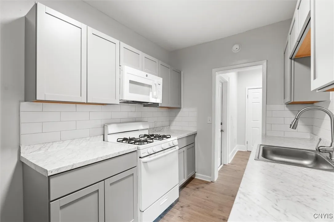 110 Herbert Street, Syracuse, New York 13208, Syracuse, New York 13208, 9 Bedrooms Bedrooms, ,3 BathroomsBathrooms,Residential,Closed,110 Herbert Street, Syracuse, New York 13208,0,S1622243