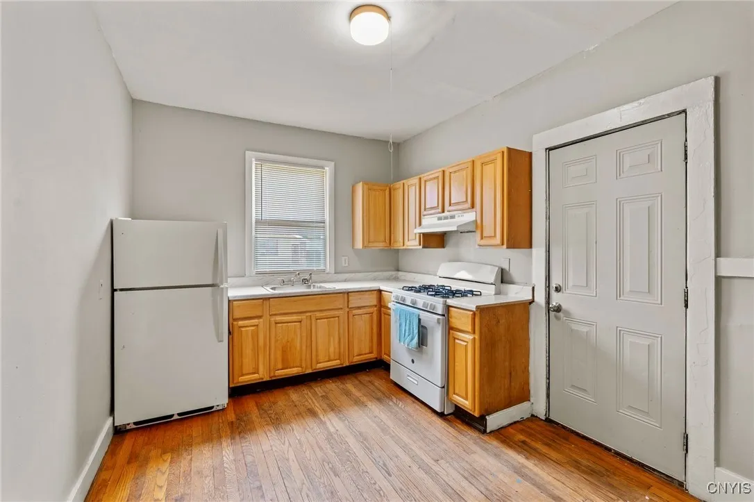 110 Herbert Street, Syracuse, New York 13208, Syracuse, New York 13208, 9 Bedrooms Bedrooms, ,3 BathroomsBathrooms,Residential,Closed,110 Herbert Street, Syracuse, New York 13208,0,S1622243