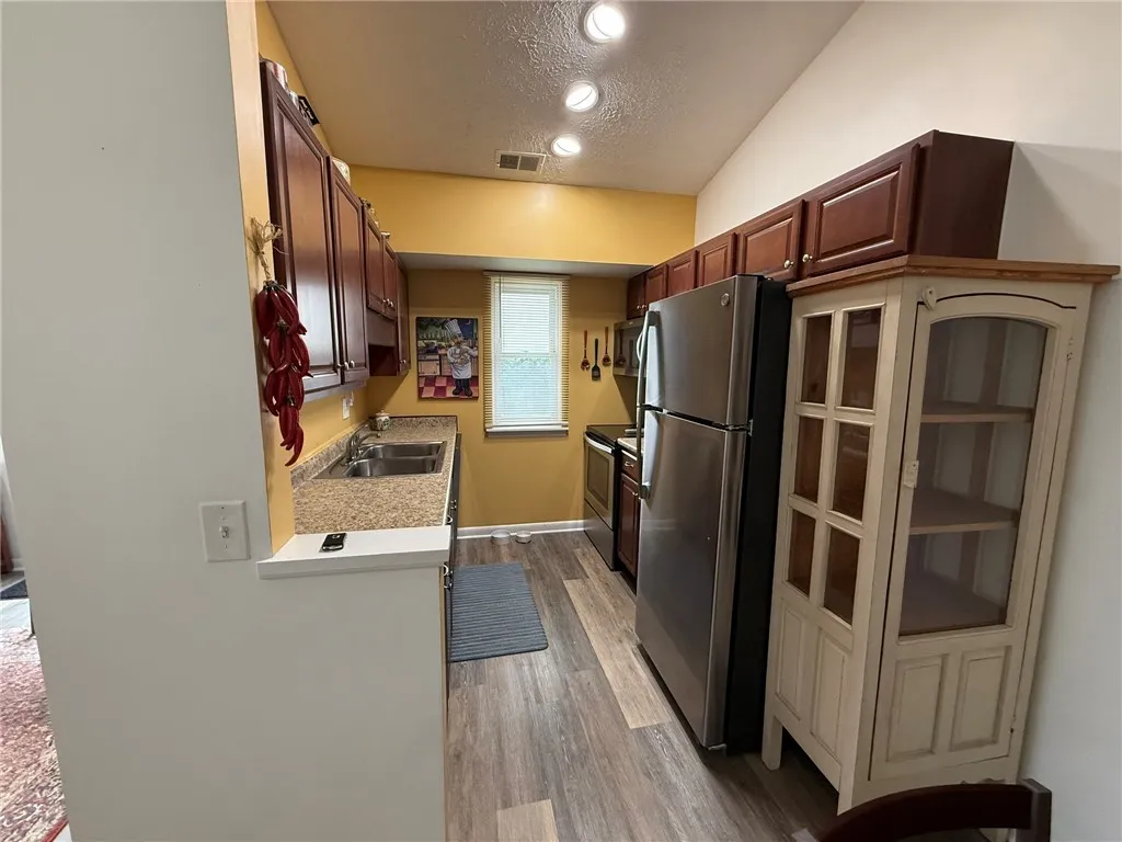 740 Eastbrooke Lane, Brighton, New York 14618, Brighton, New York 14618, 2 Bedrooms Bedrooms, 5 Rooms Rooms,1 BathroomBathrooms,Residential Lease,For Rent,740 Eastbrooke Lane, Brighton, New York 14618,R1622417