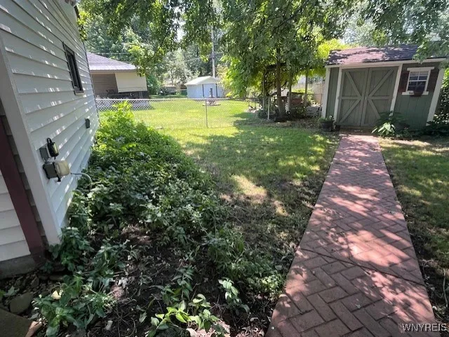 30 Karen Drive, Tonawanda, New York 14150, Tonawanda, New York 14150, 2 Bedrooms Bedrooms, 5 Rooms Rooms,1 BathroomBathrooms,Residential,For Sale,30 Karen Drive, Tonawanda, New York 14150,B1622651