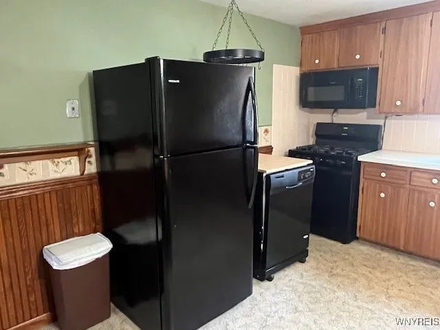 30 Karen Drive, Tonawanda, New York 14150, Tonawanda, New York 14150, 2 Bedrooms Bedrooms, 5 Rooms Rooms,1 BathroomBathrooms,Residential,For Sale,30 Karen Drive, Tonawanda, New York 14150,B1622651