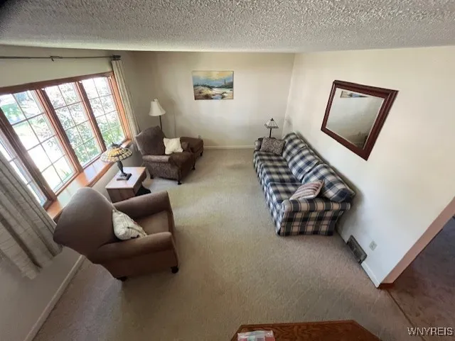 30 Karen Drive, Tonawanda, New York 14150, Tonawanda, New York 14150, 2 Bedrooms Bedrooms, 5 Rooms Rooms,1 BathroomBathrooms,Residential,For Sale,30 Karen Drive, Tonawanda, New York 14150,B1622651