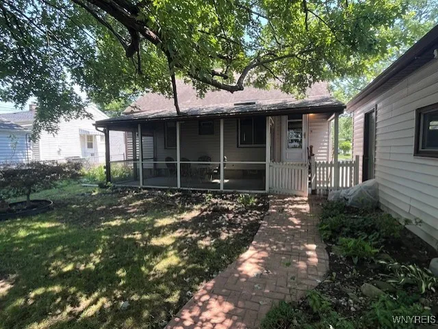 30 Karen Drive, Tonawanda, New York 14150, Tonawanda, New York 14150, 2 Bedrooms Bedrooms, 5 Rooms Rooms,1 BathroomBathrooms,Residential,For Sale,30 Karen Drive, Tonawanda, New York 14150,B1622651