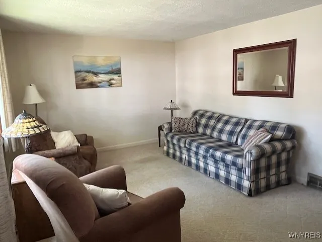 30 Karen Drive, Tonawanda, New York 14150, Tonawanda, New York 14150, 2 Bedrooms Bedrooms, 5 Rooms Rooms,1 BathroomBathrooms,Residential,For Sale,30 Karen Drive, Tonawanda, New York 14150,B1622651
