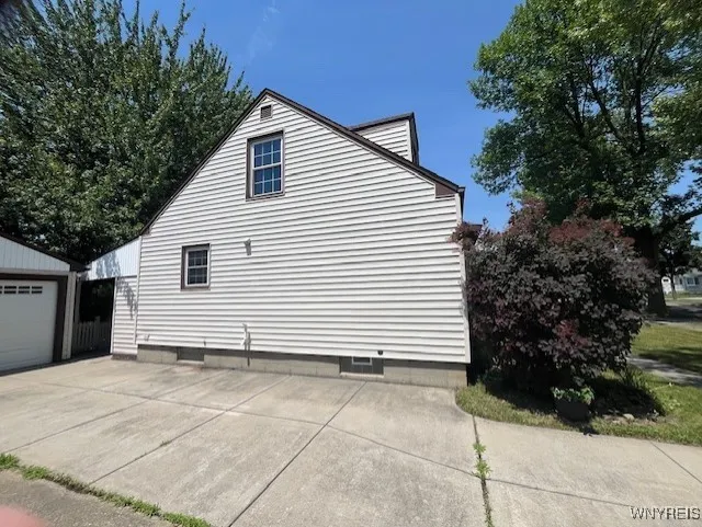 30 Karen Drive, Tonawanda, New York 14150, Tonawanda, New York 14150, 2 Bedrooms Bedrooms, 5 Rooms Rooms,1 BathroomBathrooms,Residential,For Sale,30 Karen Drive, Tonawanda, New York 14150,B1622651