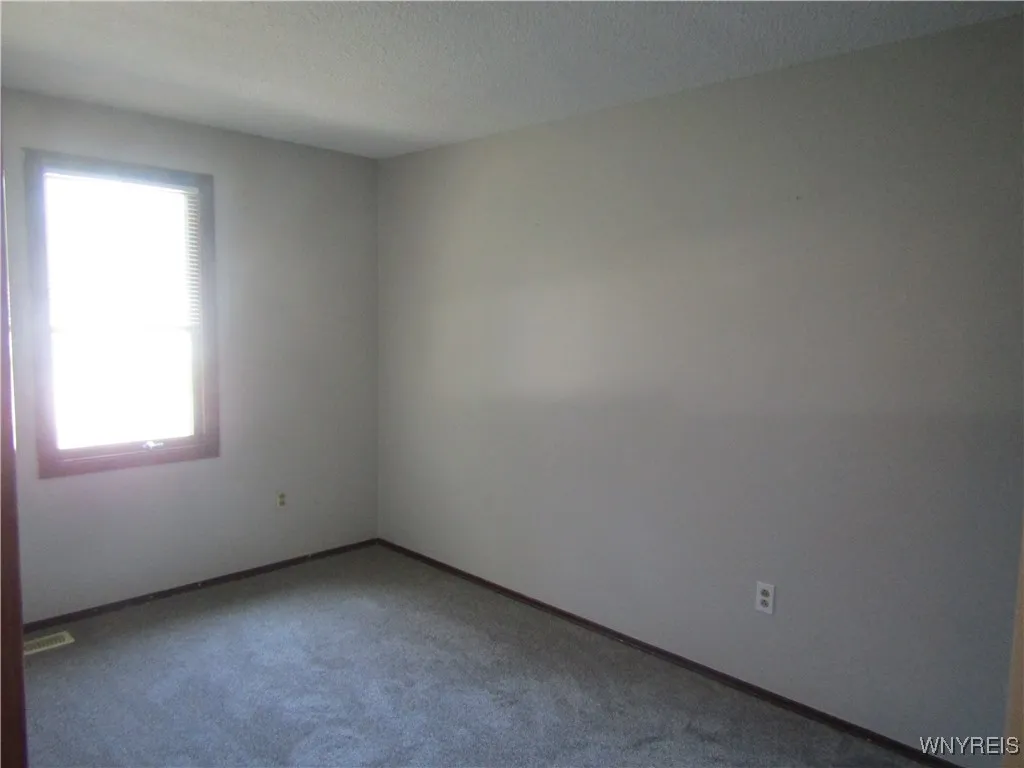 131 Tim Tam, West Seneca, New York 14224, West Seneca, New York 14224, 3 Bedrooms Bedrooms, 8 Rooms Rooms,1 BathroomBathrooms,Residential,For Sale,131 Tim Tam, West Seneca, New York 14224,B1622804