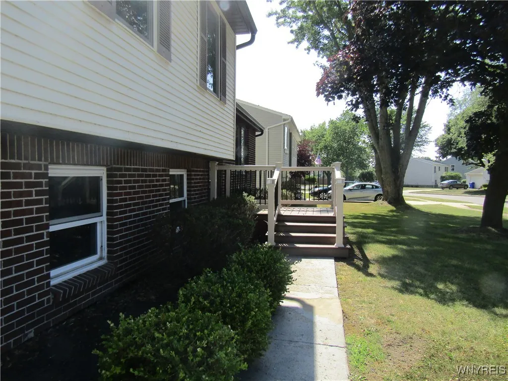 131 Tim Tam, West Seneca, New York 14224, West Seneca, New York 14224, 3 Bedrooms Bedrooms, 8 Rooms Rooms,1 BathroomBathrooms,Residential,For Sale,131 Tim Tam, West Seneca, New York 14224,B1622804