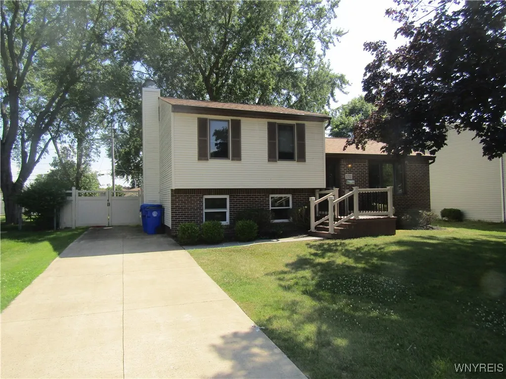 131 Tim Tam, West Seneca, New York 14224, West Seneca, New York 14224, 3 Bedrooms Bedrooms, 8 Rooms Rooms,1 BathroomBathrooms,Residential,For Sale,131 Tim Tam, West Seneca, New York 14224,B1622804