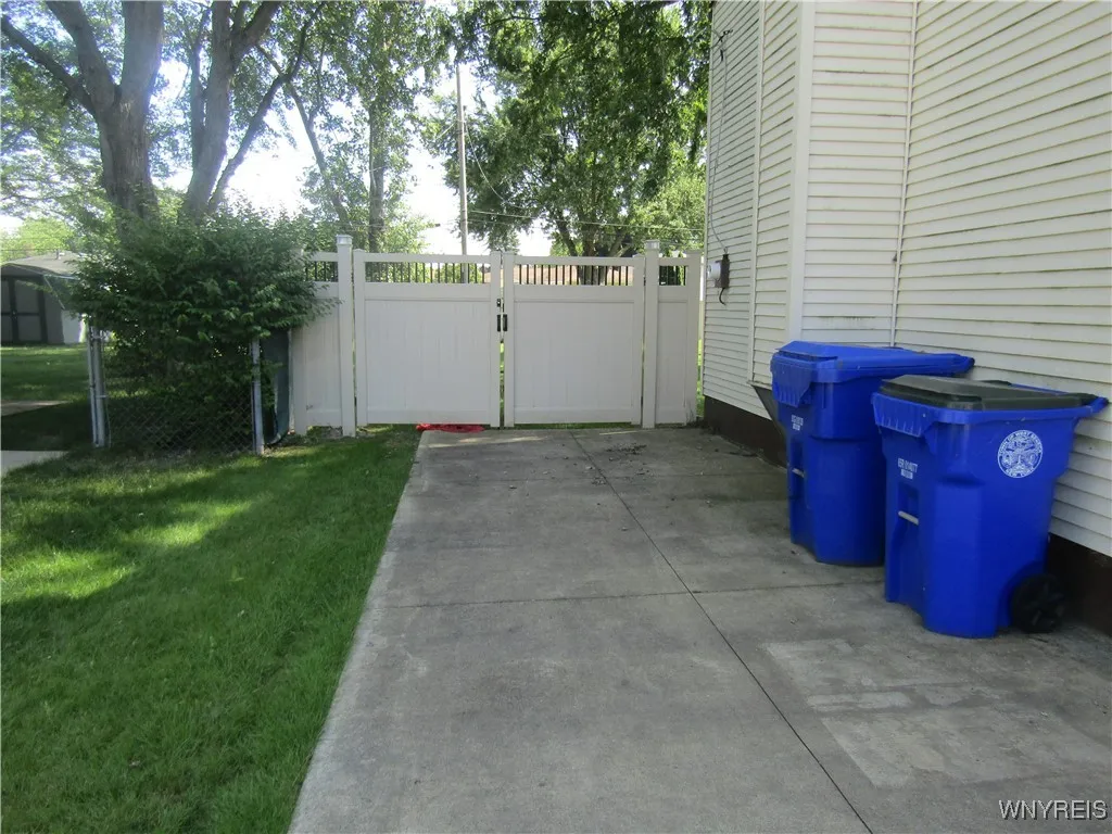 131 Tim Tam, West Seneca, New York 14224, West Seneca, New York 14224, 3 Bedrooms Bedrooms, 8 Rooms Rooms,1 BathroomBathrooms,Residential,For Sale,131 Tim Tam, West Seneca, New York 14224,B1622804